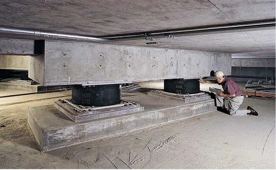 Diseño de aislación sísmica de base en Ovalle: Respuesta estructural ante el riesgo sísmico regional
